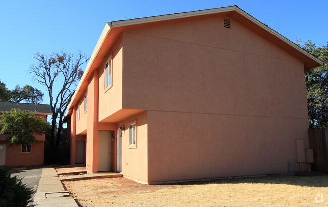Building Photo - Cimmarron Townhomes