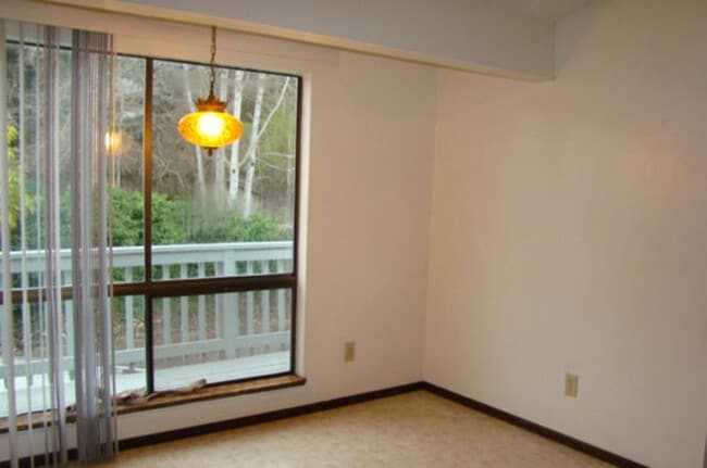 Foto del edificio - 497 Scenic Dr