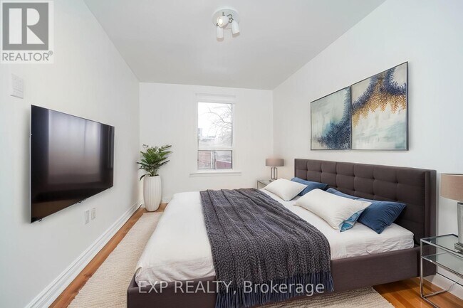 Building Photo - 303 Wallace Ave