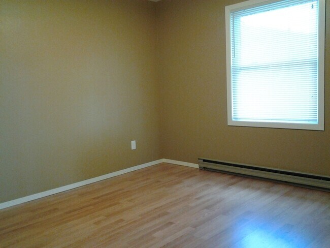 Building Photo - Cozy Home Close to Horsetooth Marina