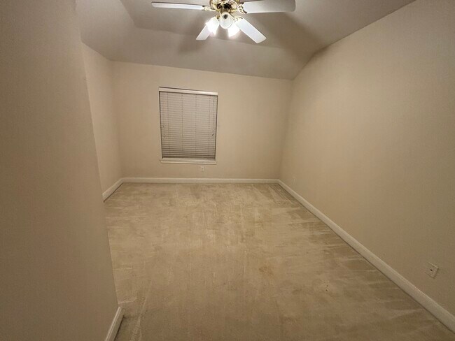 Building Photo - 4210 Leaflock Ln