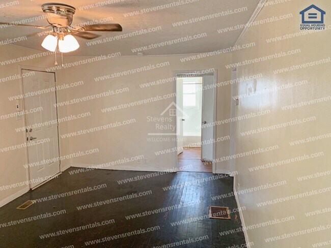 Building Photo - 3427 S Haven Rd