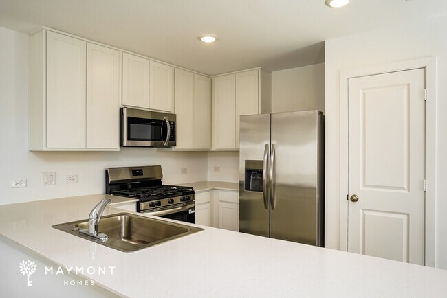 Building Photo - 3049 Fantasy Ter Dr