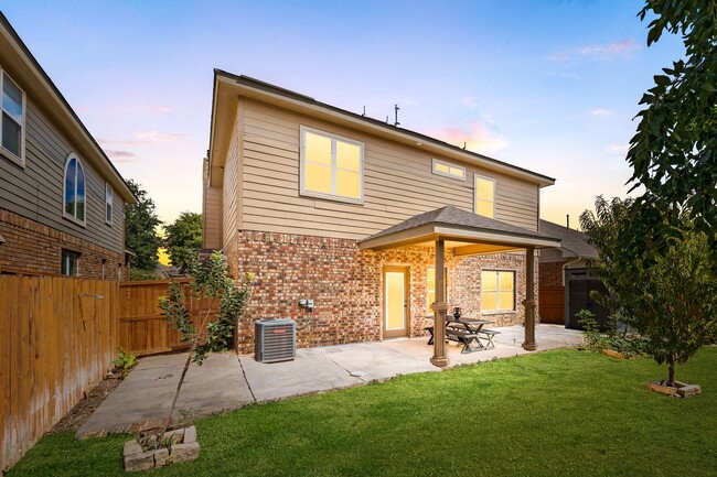 Building Photo - 12422 Old Stillwater