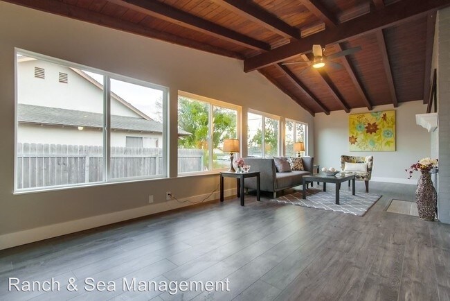 Foto del edificio - 3 br, 2 bath House - 1598 Avocado Rd.
