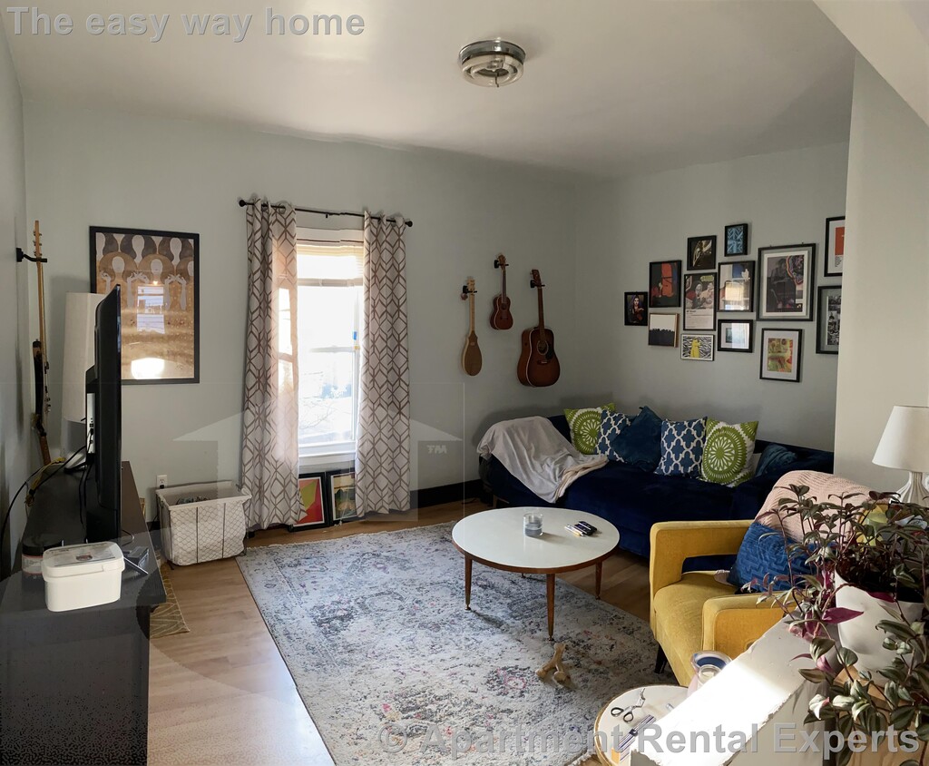 Foto principal - 3+/4 BR - Close to Malden Center - Bike Pa...