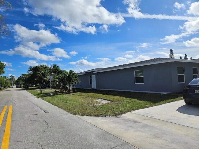 Foto del edificio - 100 Dover St