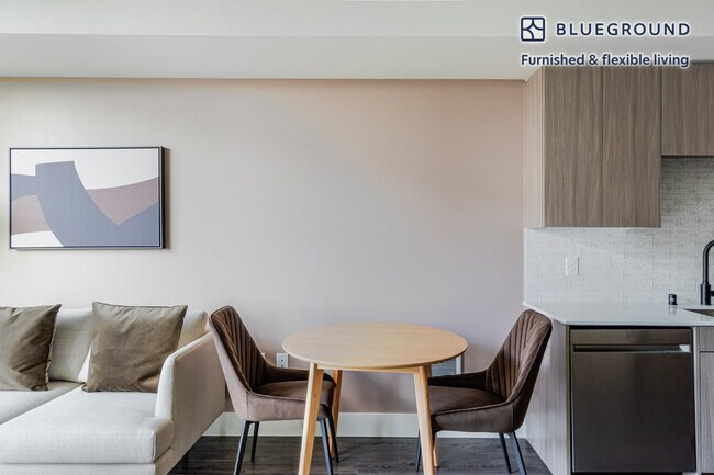 Foto del edificio - 19888 40th Ave W