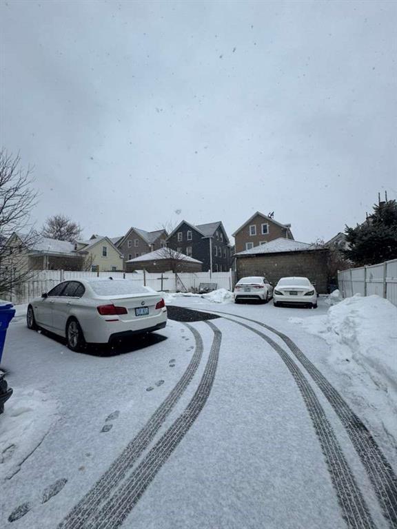 Foto del edificio - 497 Chalkstone Ave