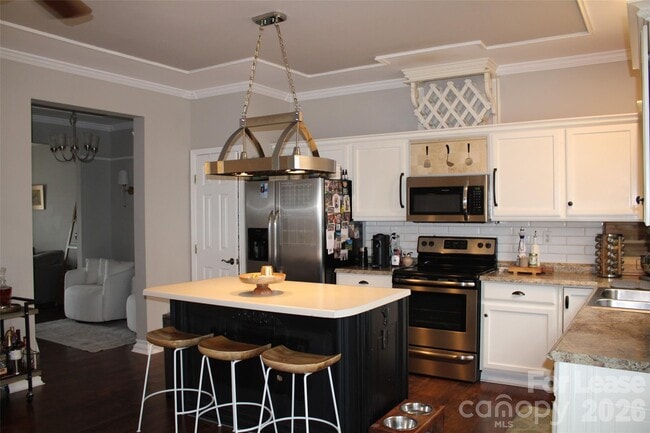 Building Photo - 17726 Delmas Dr