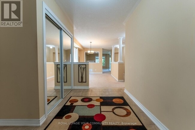 Photo du bâtiment - 20 Wyndham Cir