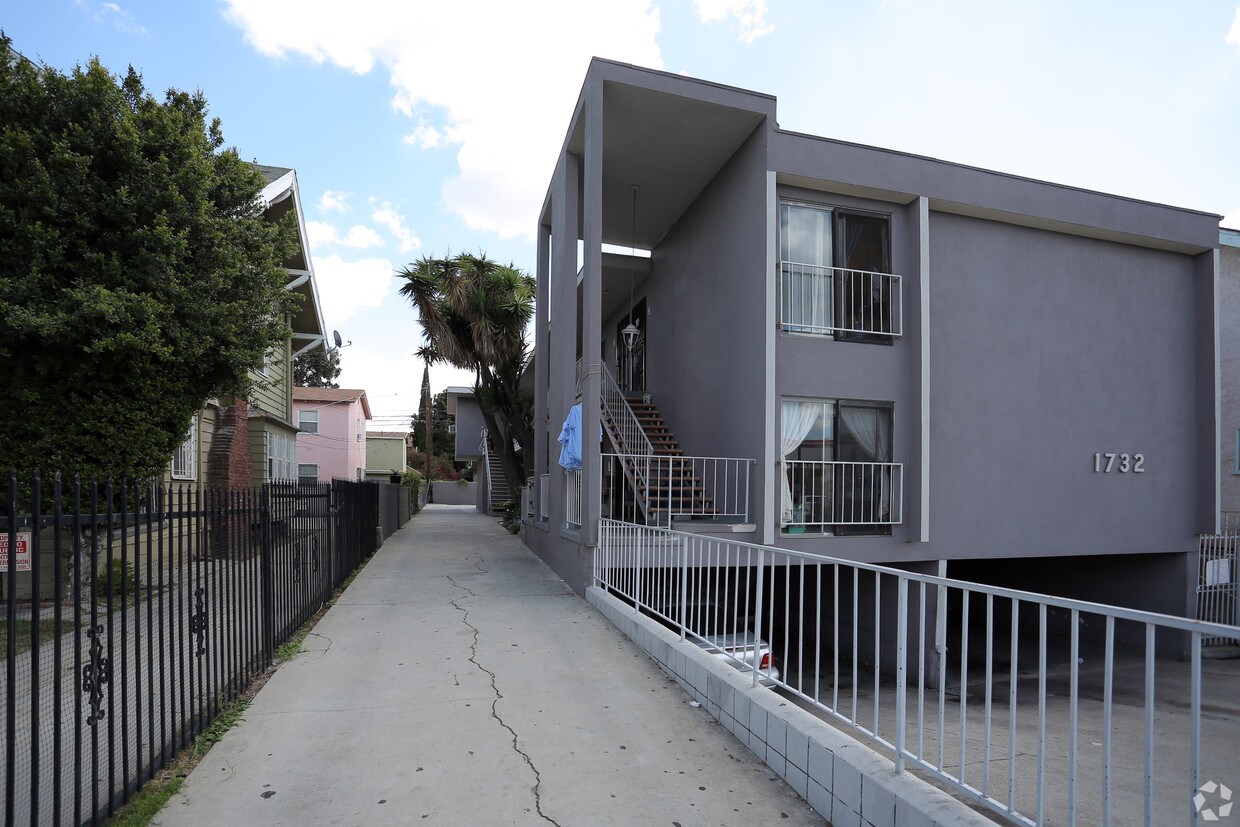 Building Photo - 1732 6th Ave