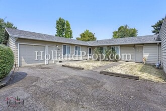 Building Photo - 1974 NE Barberry Dr