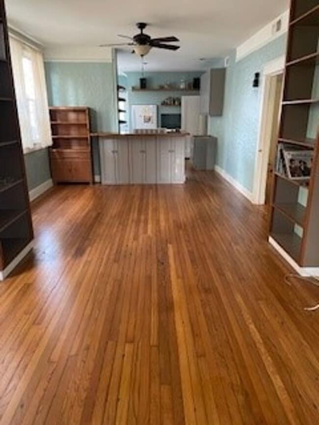 Building Photo - 2809 Paris Ave