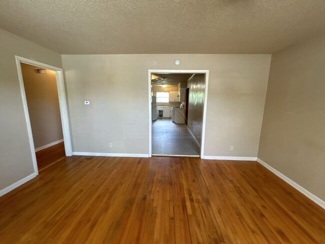 Building Photo - 1315 Jefferis Ave