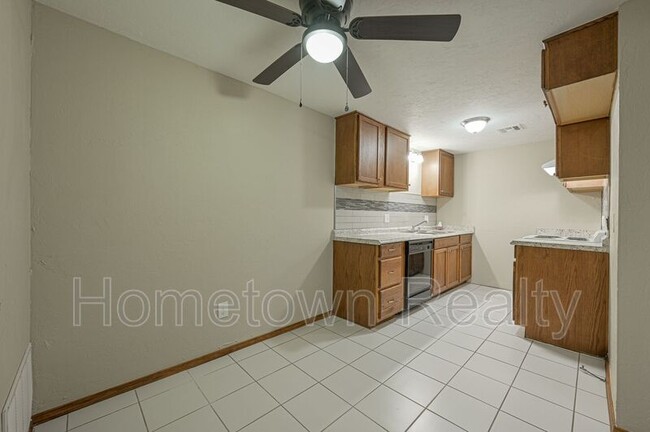 Foto del edificio - 1208 SW 77th Terrace