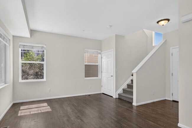 Foto del edificio - 12930 Grant Cir W