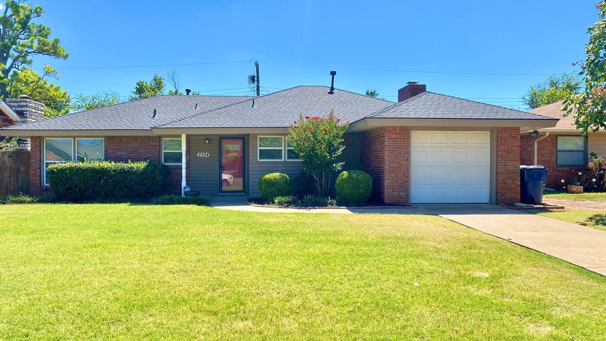 Foto principal - Cute 3 Bed, 1 Bath in The Village of OKC