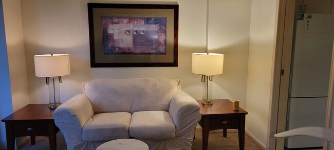 living room - 2628 Ash St