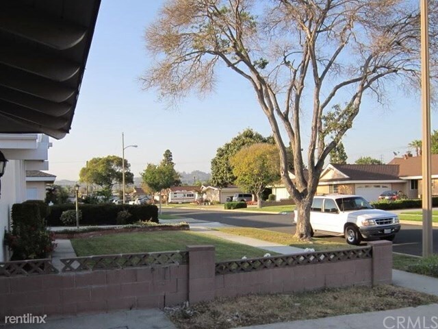 Building Photo - 11603 Groveland Ave