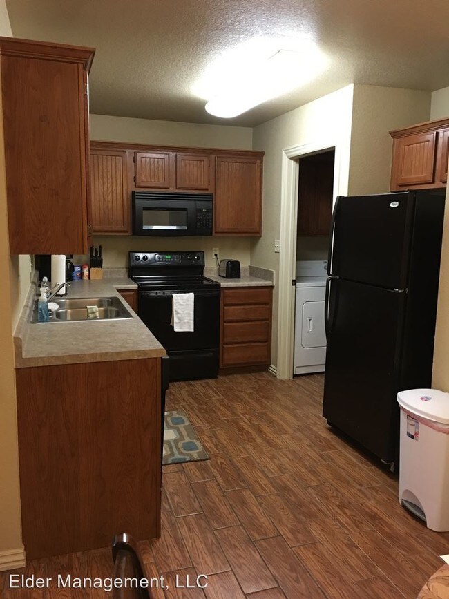 Building Photo - 3324 W Chevaux Dr