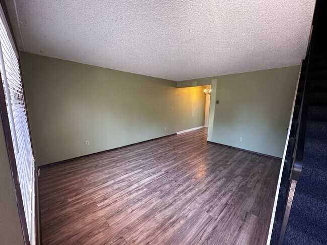 Foto del edificio - 2 Bedroom 1 Bath Townhouse