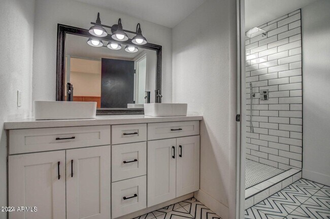 Foto del edificio - 4837 E Pershing Ave