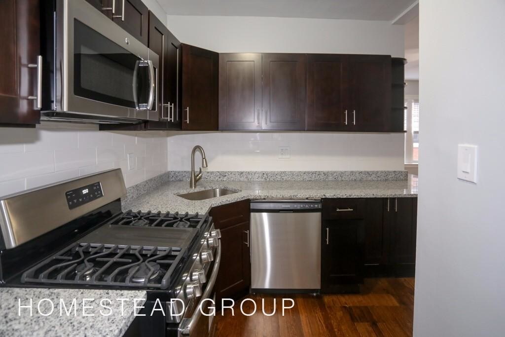 Primary Photo - 6112 N Winthrop Ave