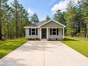 Building Photo - 190 Iris Ln