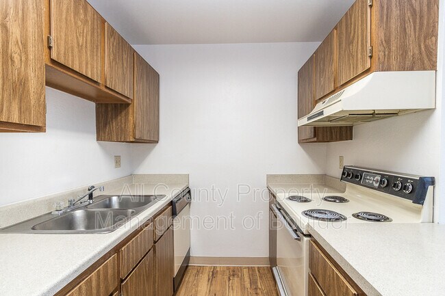 Foto del edificio - 225 E 8th Ave