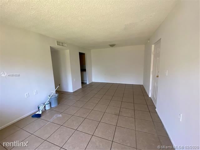 Building Photo - 2 br, 1 bath  - 1201 Lake Victoria Dr