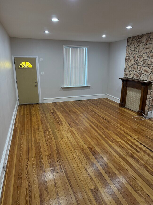 Foto del edificio - 5536 Ridge Ave