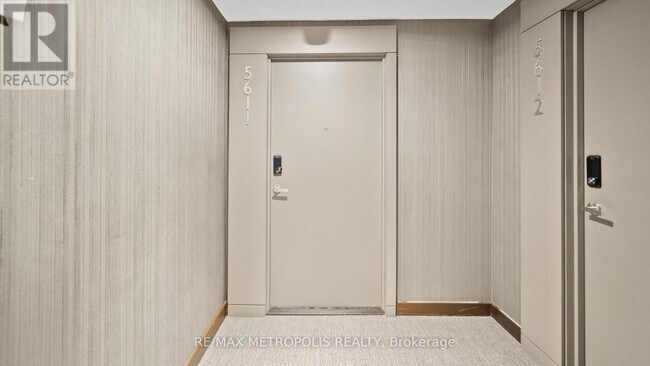 Photo du bâtiment - 448 Burnhamthorpe Rd W