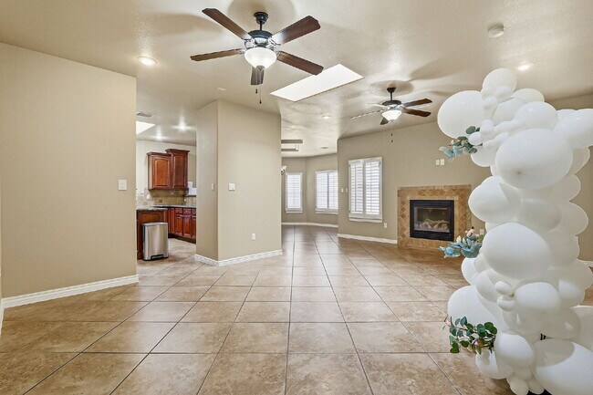 Foto del edificio - Corner 3 bedroom 3 bath home in Northwest El Paso