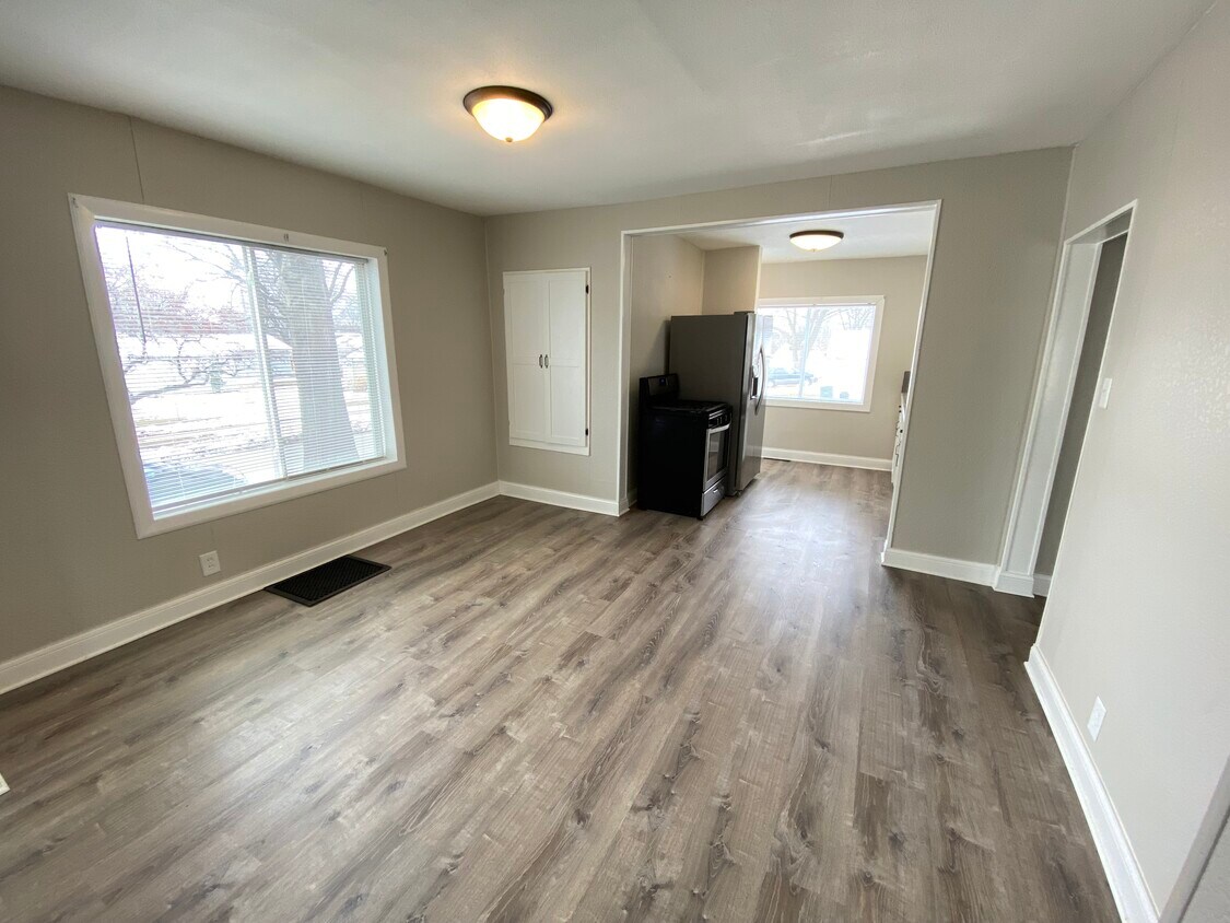 1060 Evergreen Ave, Waterloo, IA 50701 House Rental in Waterloo, IA