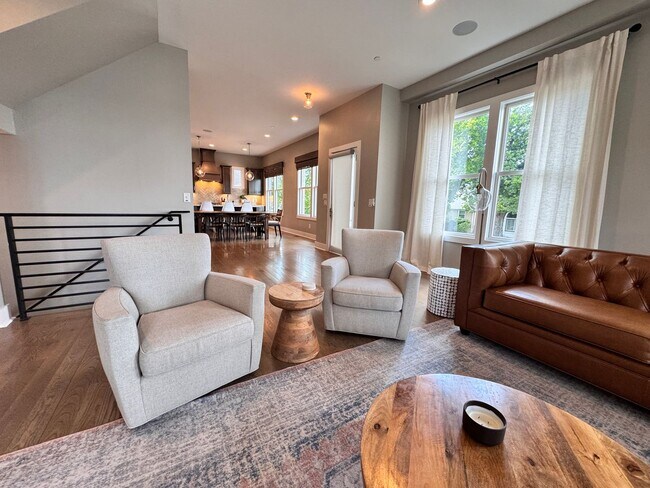 Foto del edificio - 4 Bedroom Home in Walkable East Nashville ...