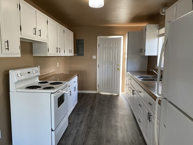 Building Photo - 267 W 500 N