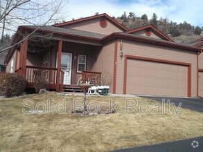 Building Photo - 2241 Palm Dr