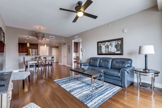 Building Photo - GORGEOUS FURNISHED CONDOMINIUM WITH GREAT ...