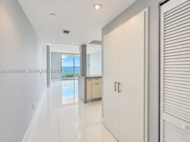 Foto del edificio - 2475 Brickell Ave