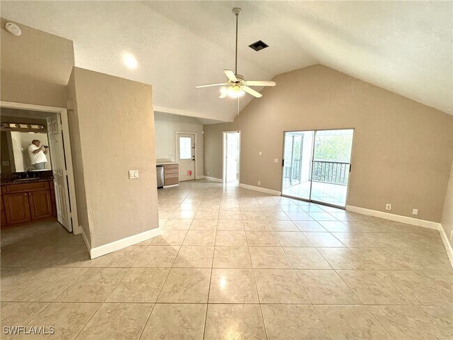 Foto del edificio - 6560 Sandalwood Ln