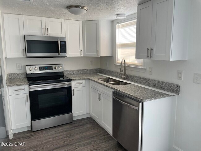 Foto del edificio - 2712 E 17th St