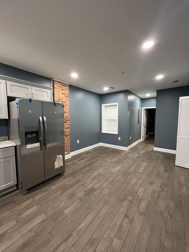 Building Photo - 2020 McCulloh St