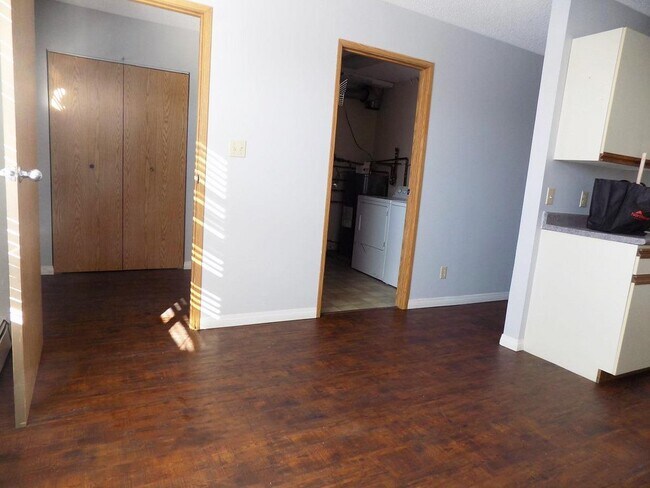 Photo du bâtiment - Finlayson Drive Townhomes