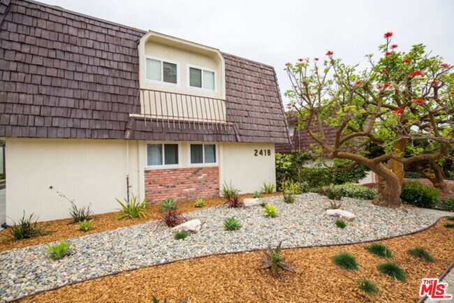 Foto del edificio - 2418 Graham Ave