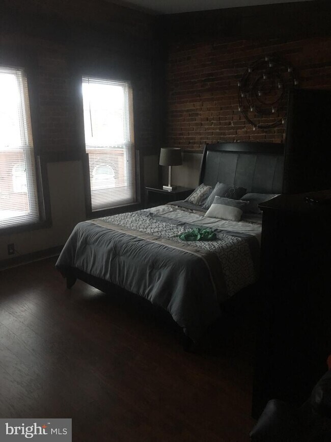 Foto del edificio - 541 Poplar St