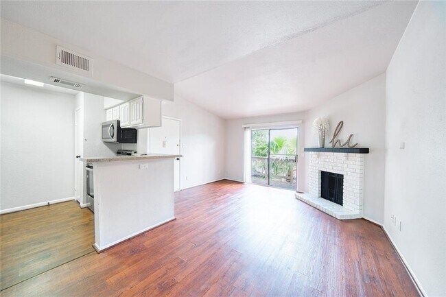 Building Photo - 6001 Reims Rd