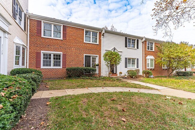 Building Photo - 2 Level Condo in Arlington!