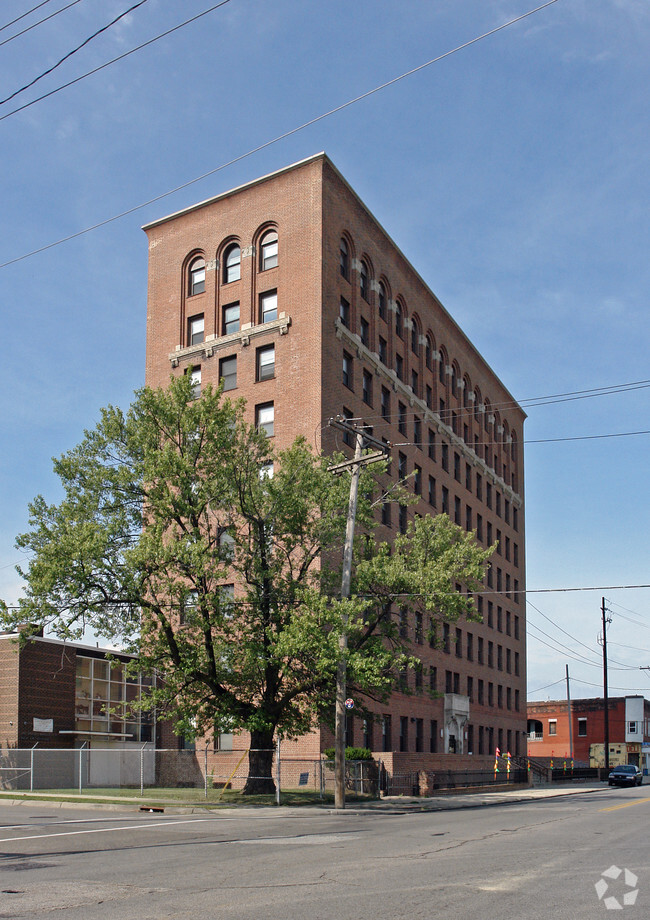 Building Photo - Emeritus House