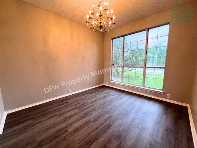 Building Photo - Spacious 5-Bedroom, 3.5-Bathroom Home for Lease in Denton, TX